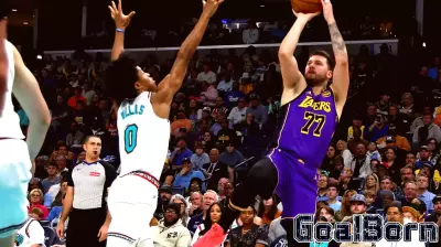 Lakers Bounce Back with Iconic Photo Moment